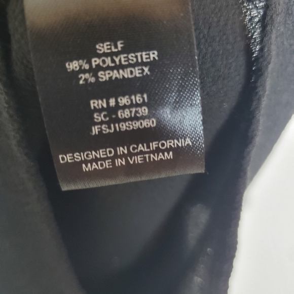 Bebop Long Sleeve Embroidered Rose Black Romper XS Preowned - Picture 7 of 9